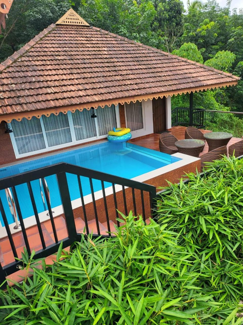 Athirapally Green Trees Athirappilly Bagian luar foto