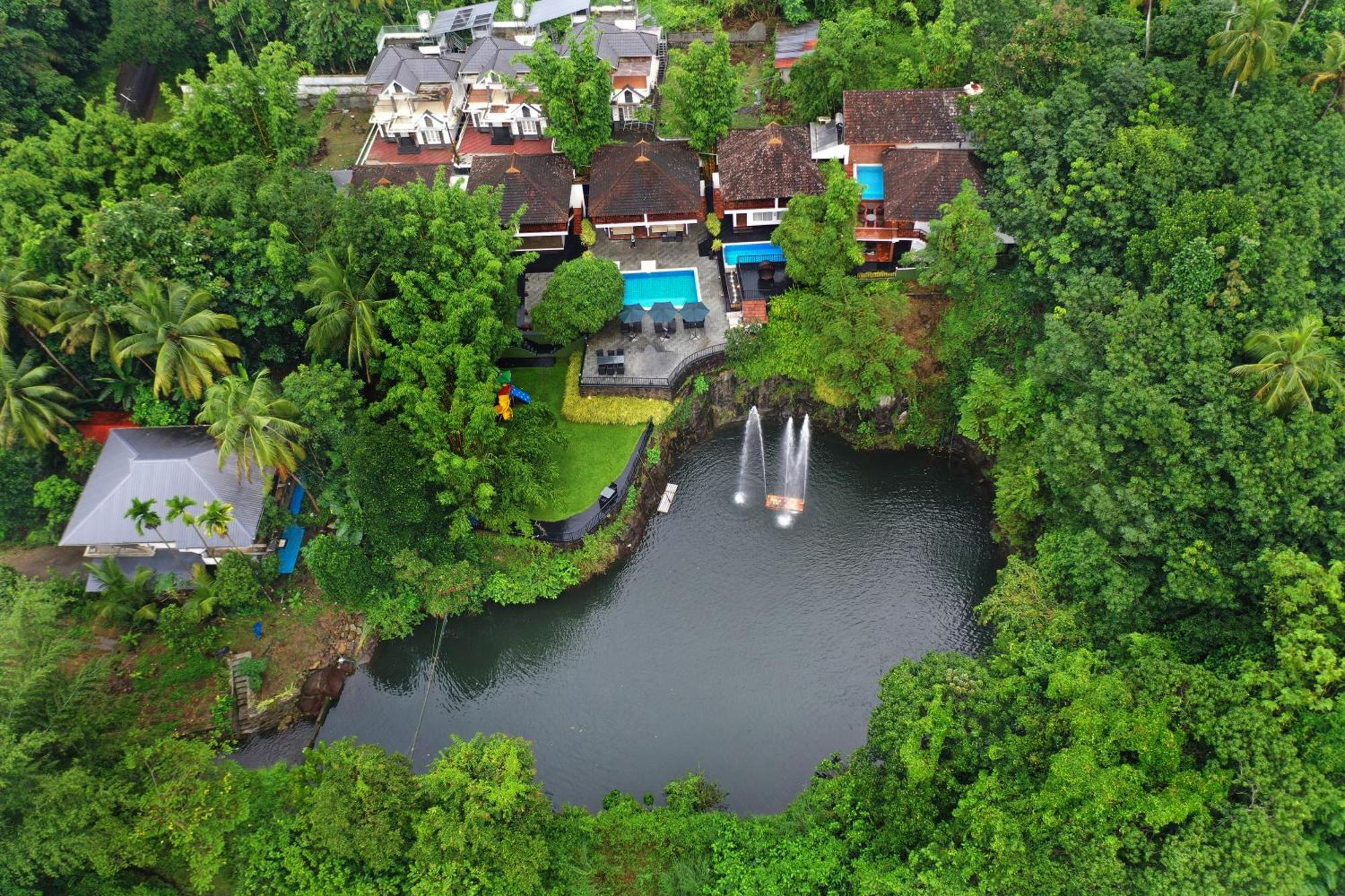 Athirapally Green Trees Athirappilly Bagian luar foto
